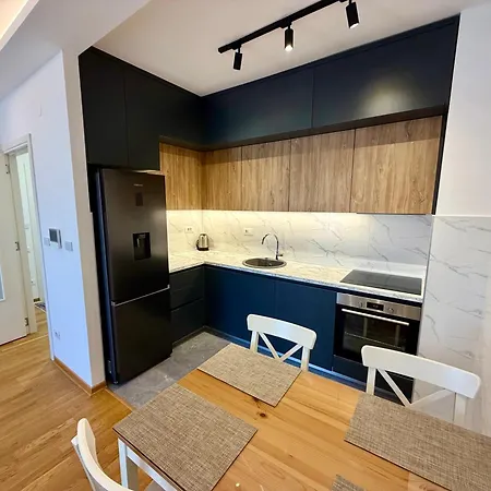 아파트 Apartmants 포드고리차